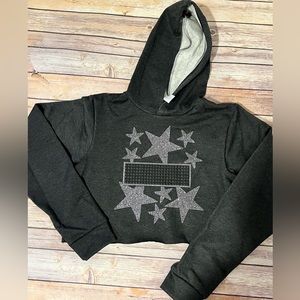Crop/Cut off Silver Star Hoodie M New
Grey & Silver Super cute!